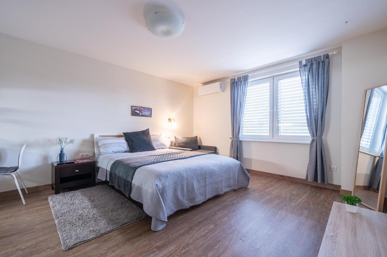Gyneju Self Check-In Apartments Вильнюс Экстерьер фото